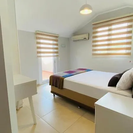Villa Oludenizde Kiralik Esyali Mustakil Havuzlu 4+1