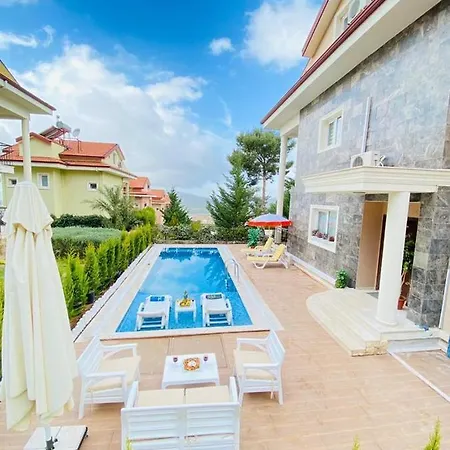 Villa ölüdenizde Kiralık Eşyalı Müstakil Havuzlu 4+1