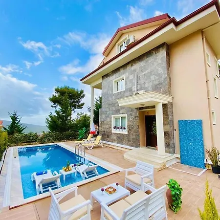 Villa ölüdenizde Kiralık Eşyalı Müstakil Havuzlu 4+1 Fethiye