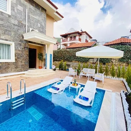 Villa ölüdenizde Kiralık Eşyalı Müstakil Havuzlu 4+1
