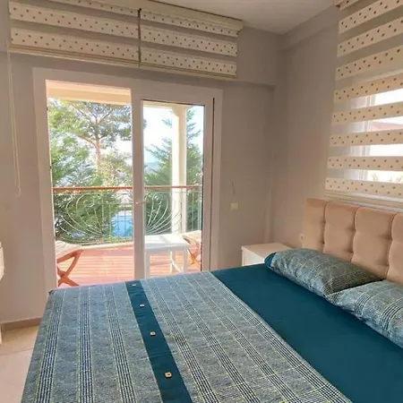 ölüdenizde Kiralık Eşyalı Müstakil Havuzlu 4+1 Fethiye