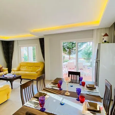 ölüdenizde Kiralık Eşyalı Müstakil Havuzlu 4+1 Villa